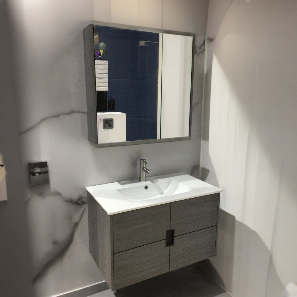 MUEBLE DE BAÑO DE PVC CON LAVAMANO Y GRIFERIA DIAMOND 0.8X0.465X0.5 M INCLUYE BOTIQUIN CON ESPEJO 0.75X0.15X0.7 M PE9-80 GRIS MADERA