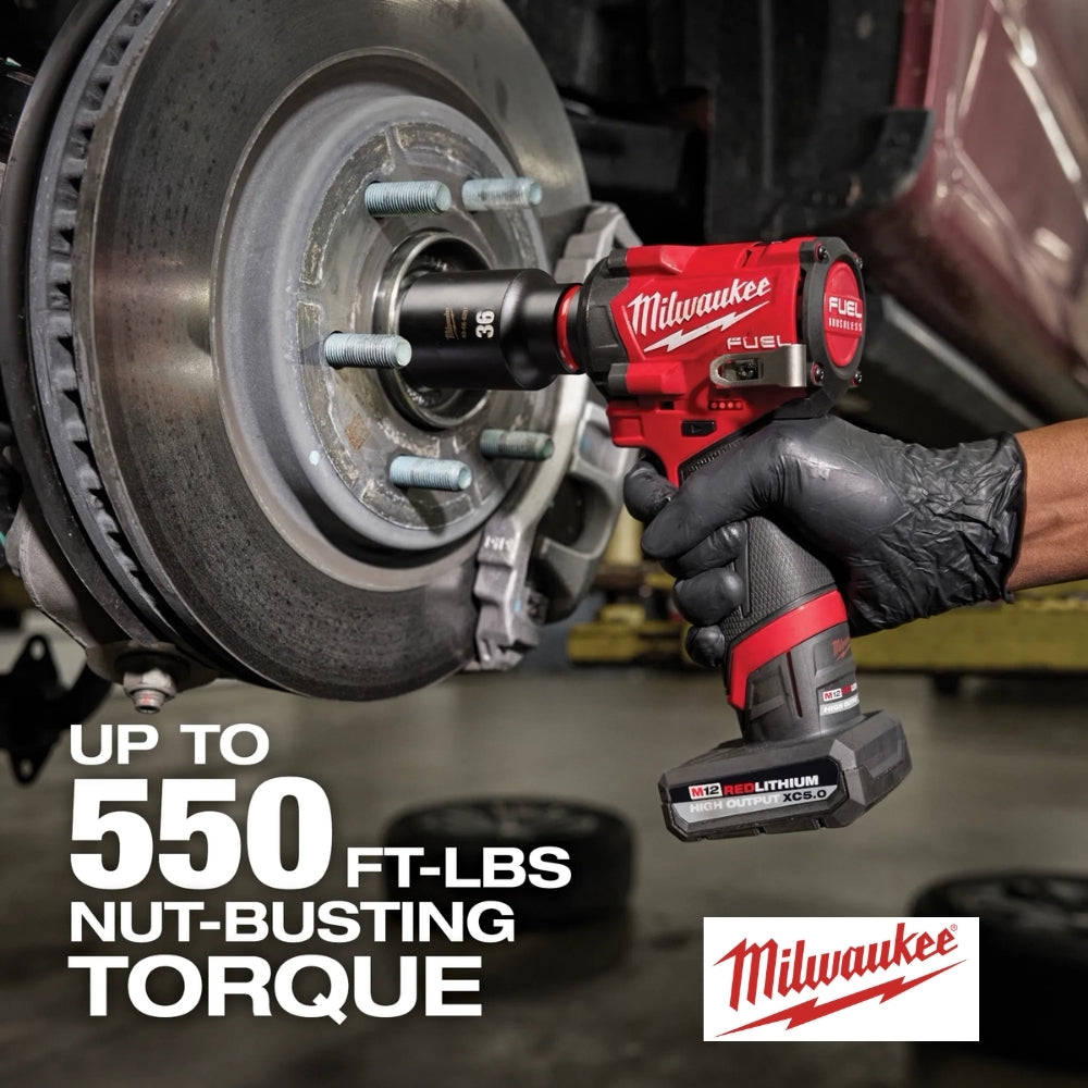 KIT LLAVE IMPACTO STUBBY M12 FUEL 1/2" CON 2 BATERIAS Y CARGADOR MILWAUKEE 2563-22