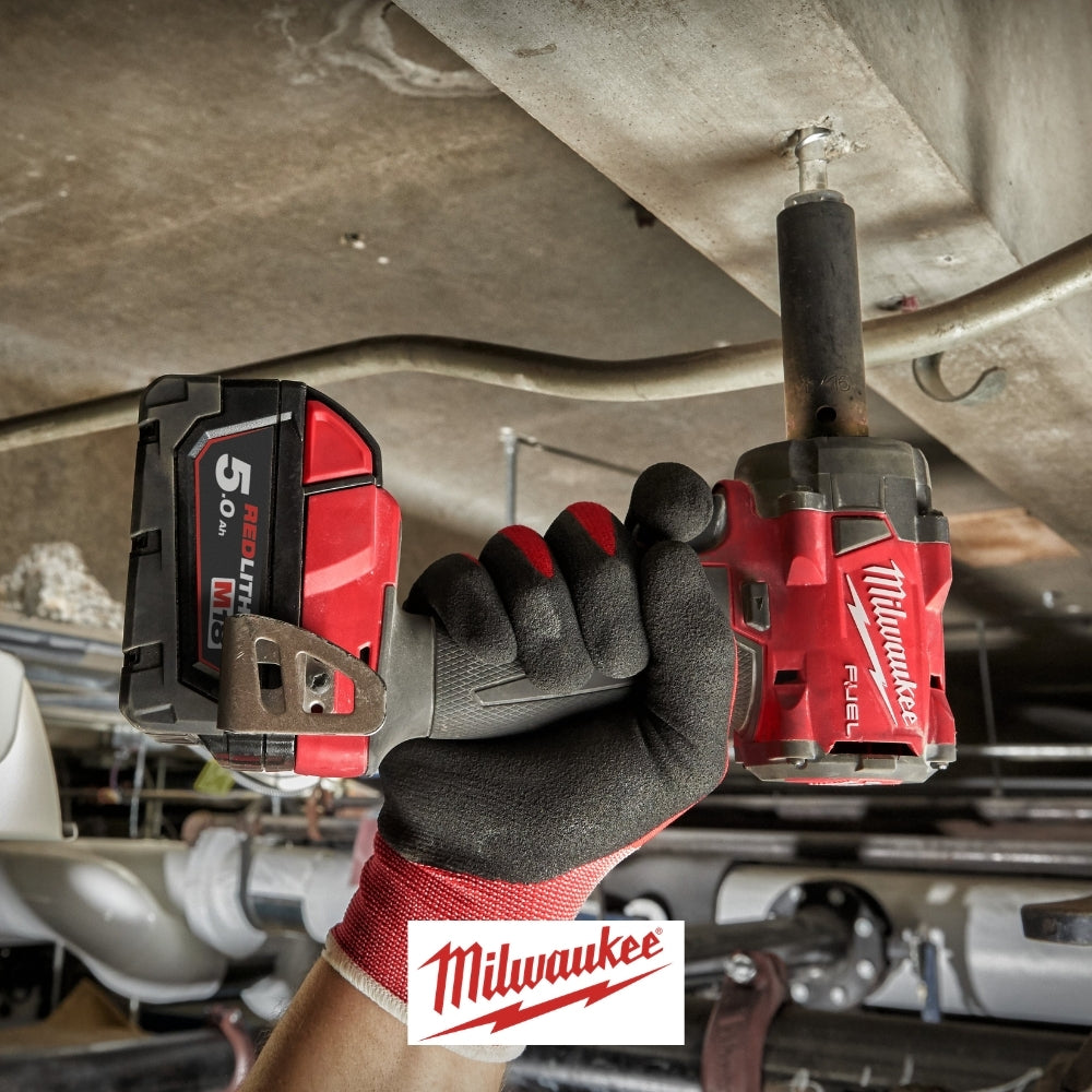 KIT LLAVE IMPACTO M18 FUEL 1/2" MID-TORQUE CON DOS BATERIAS Y CARGADOR MILWAUKEE 2962-22R