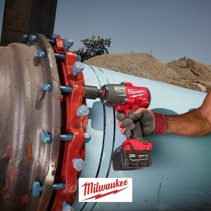 KIT COMBO LLAVE IMPACTO 1/2¨ + PISTOLA GRASA M18 FUEL  CON 2 BATERIAS Y CARGADOR MILWAUKEE 2967-22