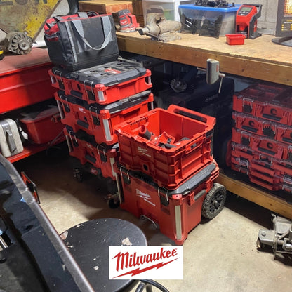 CAJA PACKOUT MEDIANA MILWAUKEE 48-22-8424