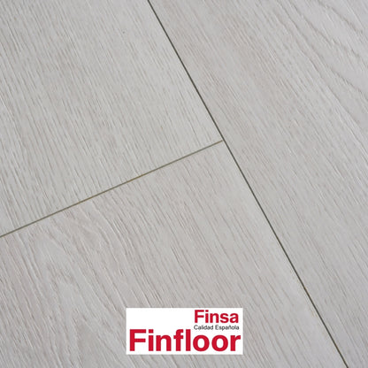 PISO FINFLOOR DURABLE EVOLVE 1331X194X8 mm ROBLE KALMAR BLANCO 2.07m2/CAJA