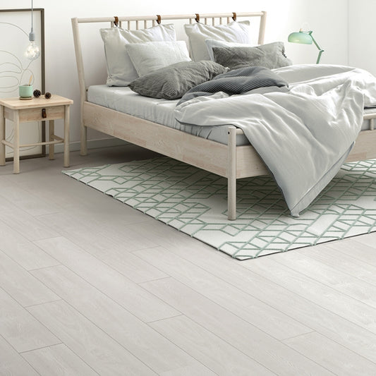 PISO FINFLOOR DURABLE EVOLVE 1331X194X8 mm ROBLE KALMAR BLANCO 2.07m2/CAJA
