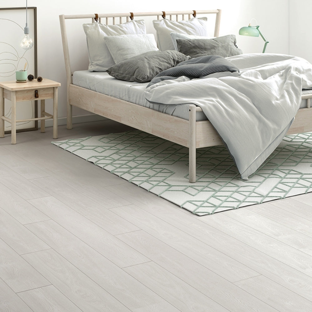 PISO FINFLOOR DURABLE EVOLVE 1331X194X8 mm ROBLE KALMAR BLANCO 2.07m2/CAJA