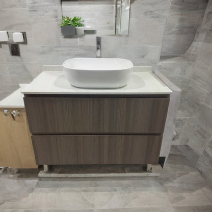 MUEBLE DE BAÑO EN PLYWOOD LAMINADO CON LAVAMANO Y GRIFERIA 2 GAVETAS 1.00X0.55X0.85 M COLOR MADERA YK201-C4 MOD. YKL-V006-PLY