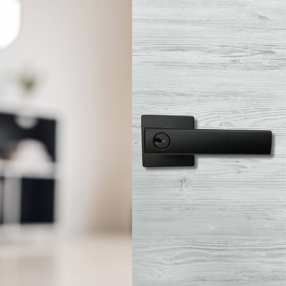 CERRADURA LEVER MODELO LUGO LLAVE/BOTÓN (RECÁMARA) ACABADO NEGRO